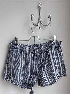 Salt Life Striped Elastic Waist Women’s Shorts - Gray and White